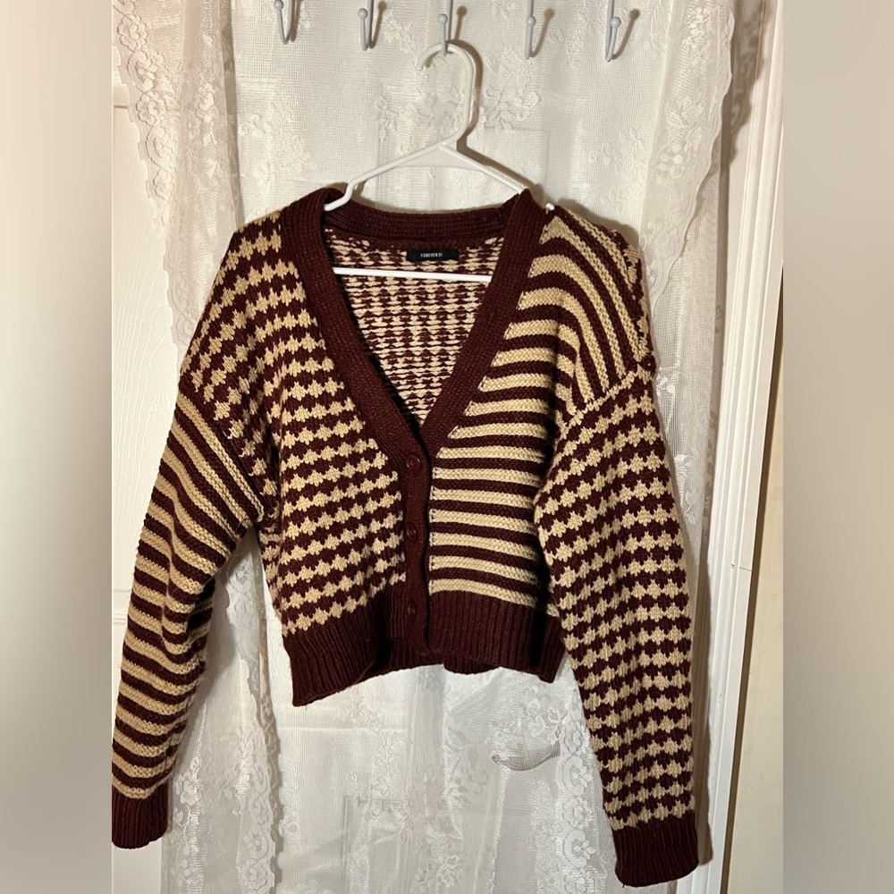 Women’s F21 Winter Cardigan & Shorts Set, Size M